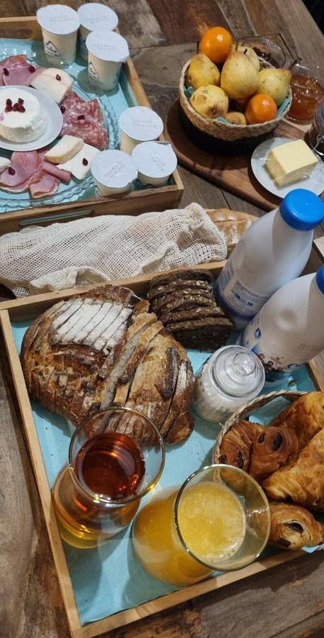 Location de vacances pour 13 personnes, avec jardin ainsi que piscine et vue à Dio-et-Valquières - 2