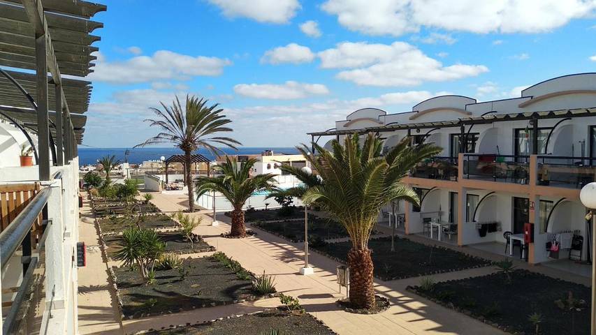 Apartamento de vacaciones para 2 personas, con terraza y piscina para niños además de piscina y vistas - 1