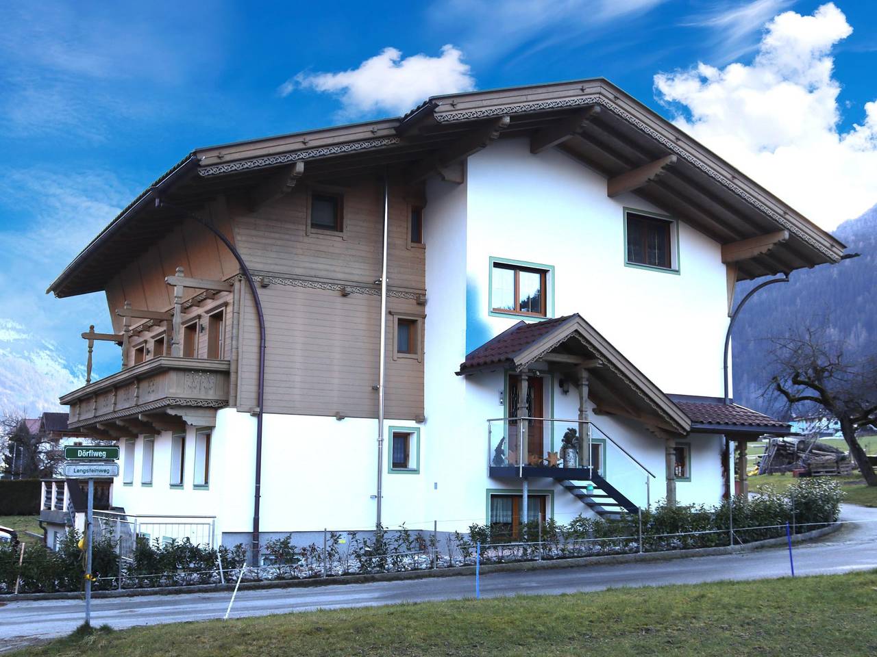 Entire apartment, Spacious holiday apartment in Aschau near the ski areas
 in Aschau im Zillertal, Ski-Optimal Hochzillertal