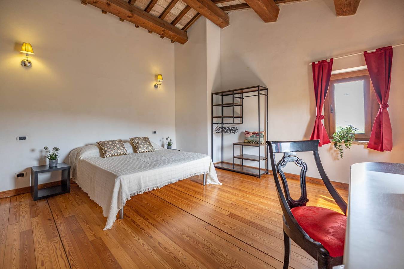 Villa 'Casale Mauri' with Sea View, Private Terrace and Wi-Fi in Montefiore Conca, Rimini provins