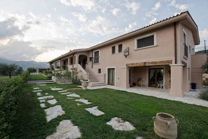 Chambre d’hôte pour 3 personnes, avec piscine ainsi que jardin et vue dans Sant Elia Fiumerapido - 2
