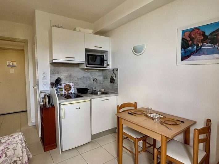 Gîte pour 3 personnes dans Plage des Pins - 2
