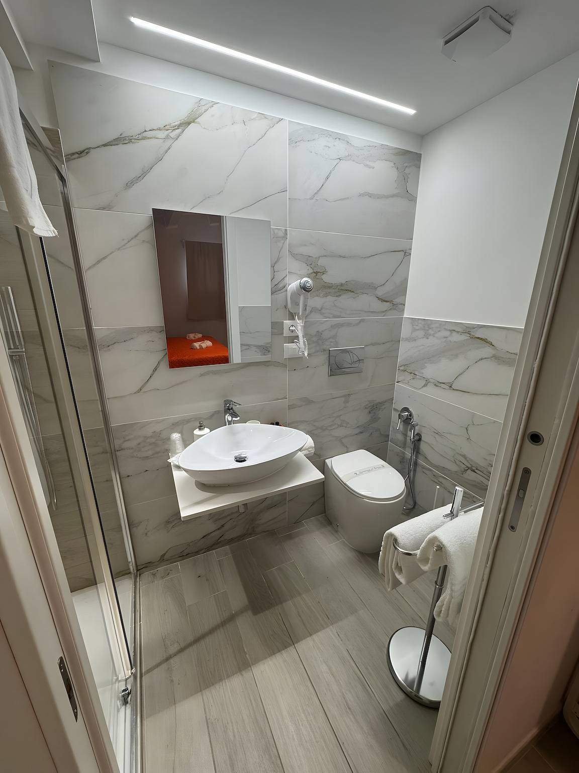 Room 111 "Le Saline Rooms Marzamemi" with Wi-Fi and Air Conditioning in Marzamemi, Pachino