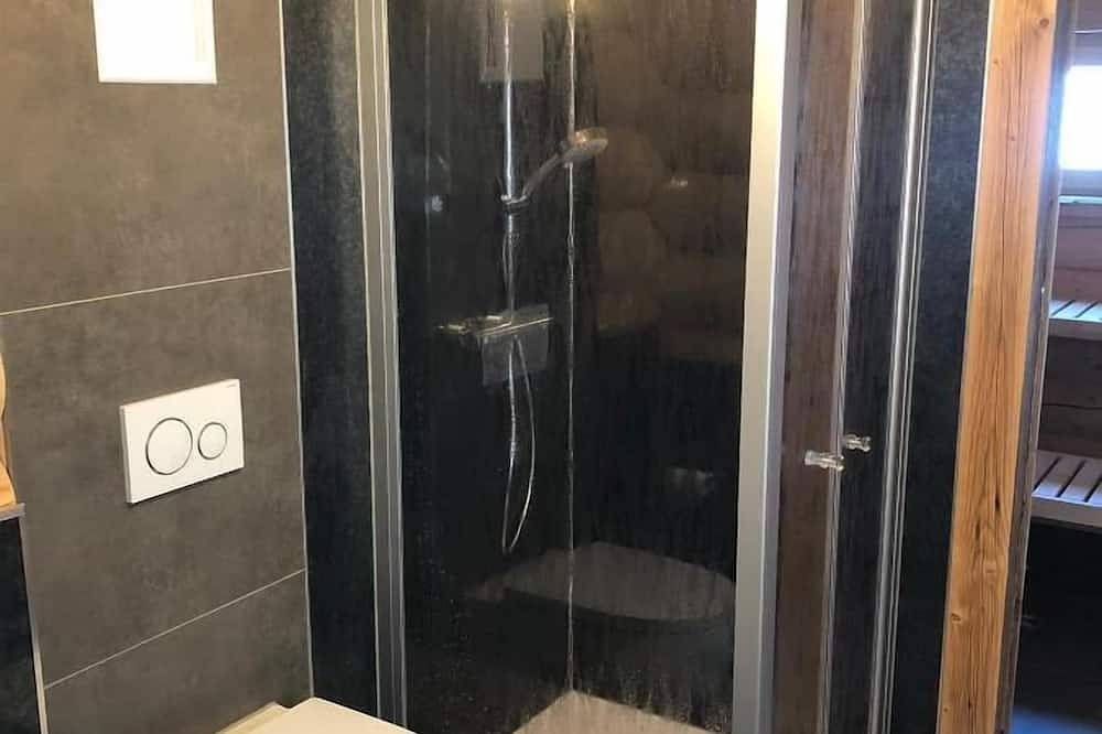 Apartamento inteiro, Modern log chalet (75m2) with its own sauna in Lindberg, Baviera Oriental