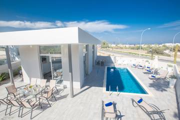 Holiday Rental for 10 People in Protaras, South Cyprus, Photo 1