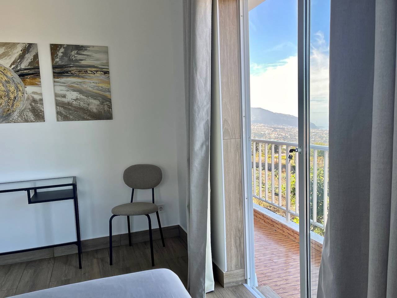 Apartamento entero, Apartamento 'Finca Ten Days - App 4 - Los Gigantes' con vistas al mar, wifi y aire acondicionado in El Sauce, La Orotava