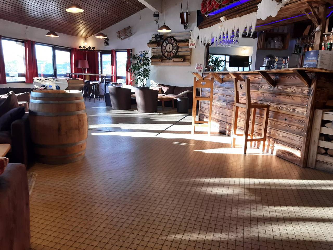 Apartamento entero, Estancias “Etage” de 3 habitaciones para 7 personas in Saint-Léger-les-Mélèzes, Parque Nacional de los Ecrins