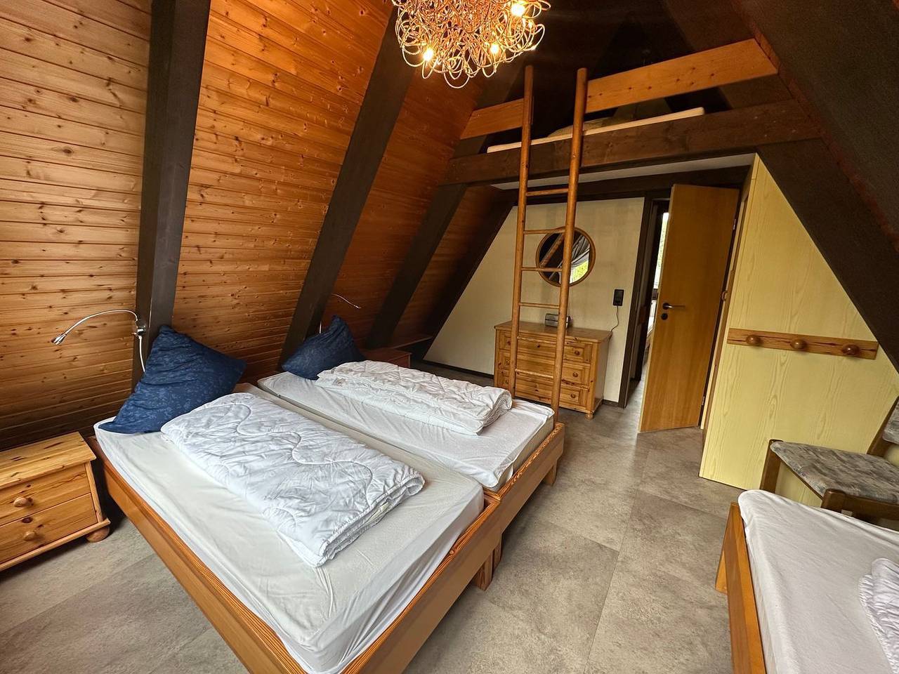 Voll ausgestattetes Ferienhaus "Winnetou" Nr.54 im Grünen mit Terrasse in Waldbrunn, Neckar-Odenwald-Kreis