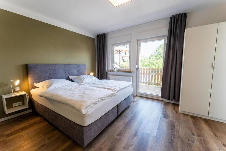 Ferienhaus für 10 Personen, mit Garten in Geierlay Hängeseilbrücke