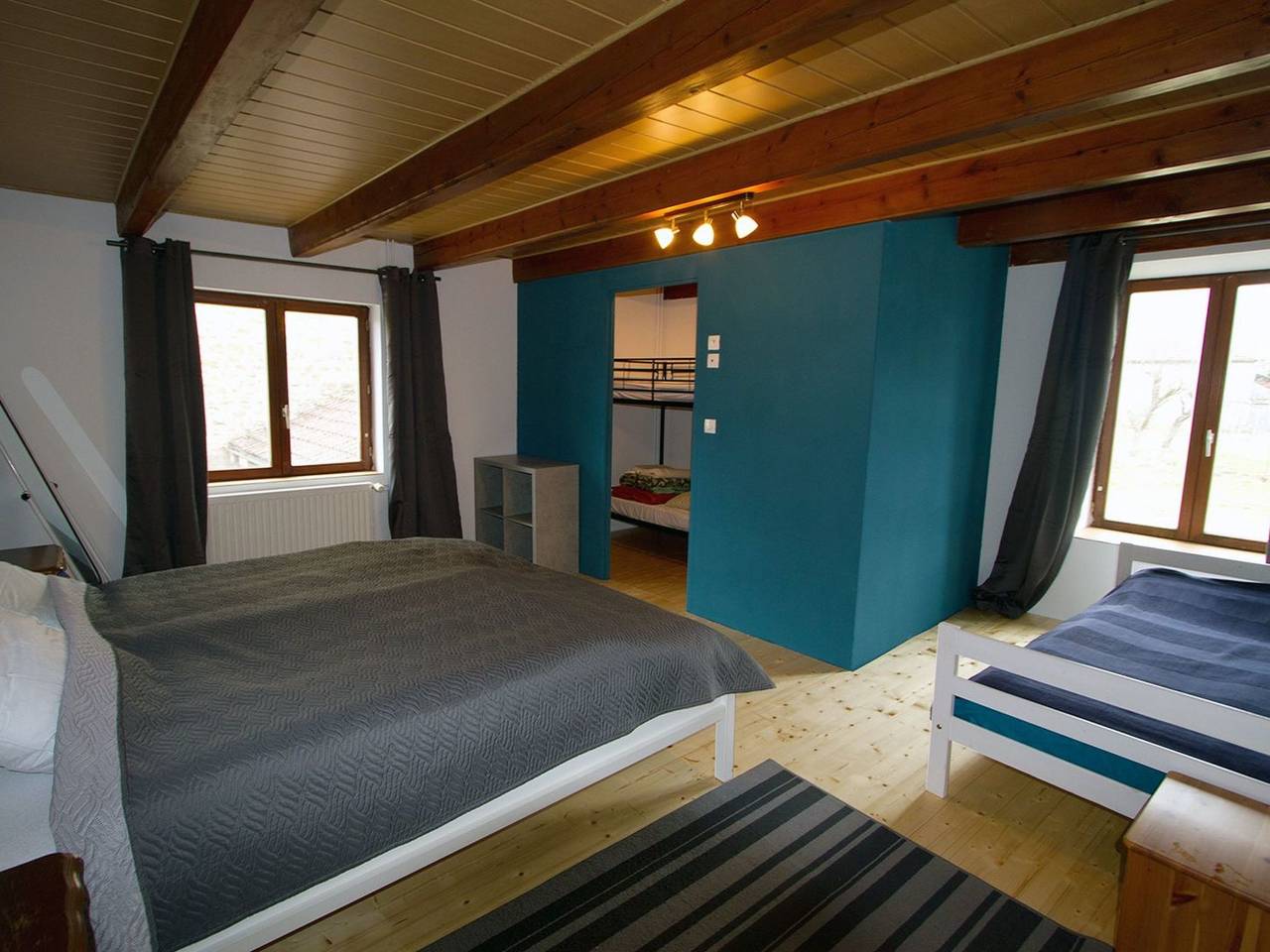 Großes Ferienhaus mit Terrasse und Garten in Celles-en-Bassigny, Alto Marne