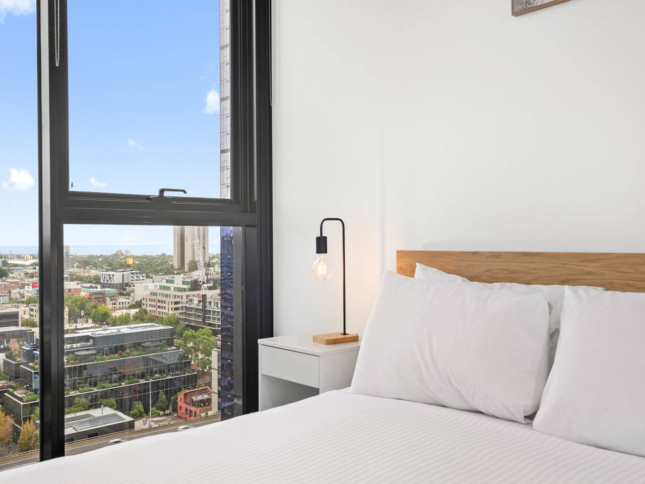 Entire apartment, Central Southbank Apartment with Pool Access in Southbank, Melbourne