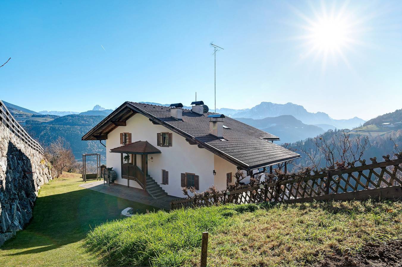 Ganze Wohnung, Ferienwohnung 'Malsethhof' mit Bergblick, privater Terrasse und Wi-Fi in Villanders, Sarntaler Alpen