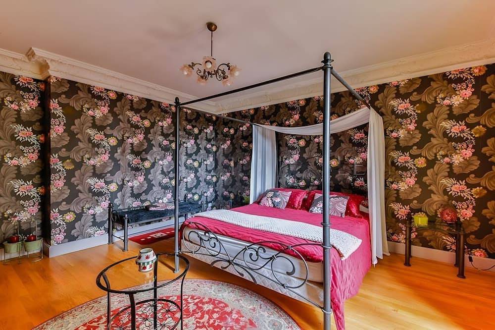 Chateau Pernelle - Siete Habitaciones Villa, Capacidad 14 in Saint-Leu-la-Forêt, Valle del Oise