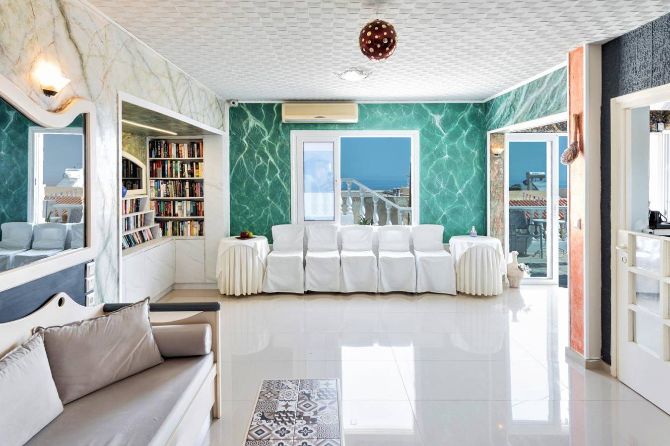 Ganze Ferienwohnung, 2 Bed Apartment - Sleeps 8 - Pool Patio Views in Koutouloufari, Limenas Chersonisou