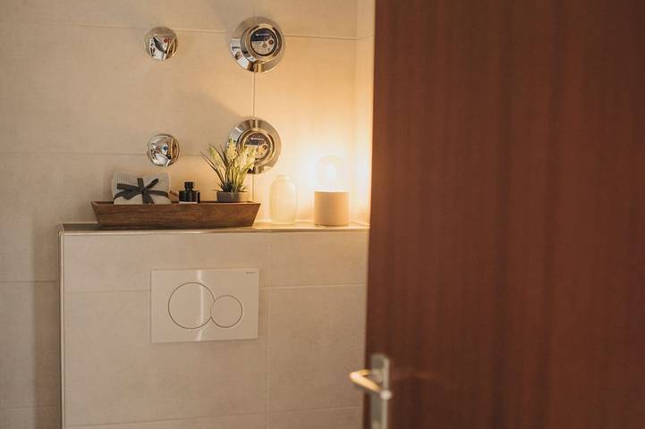 Ganze Wohnung, Ferienwohnung am Bichl - stilvoll mit Terrasse - 1 bis 4 Personen in Lechbruck, Lechbruck am See