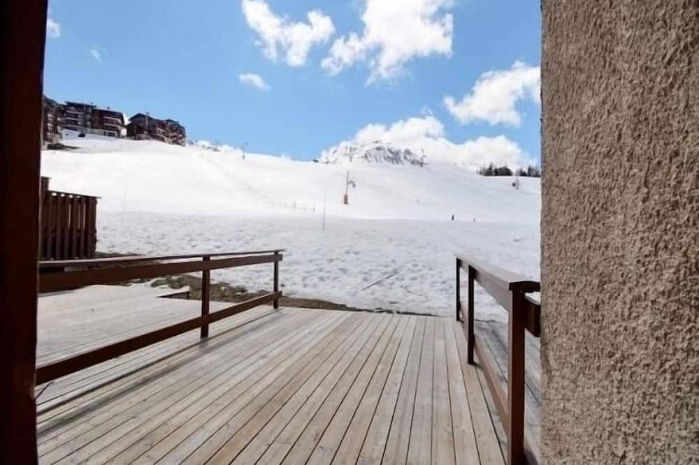 Entire apartment, Triplex for 7 with large terrace on slopes in Plagne Villages, La Plagne-Tarentaise