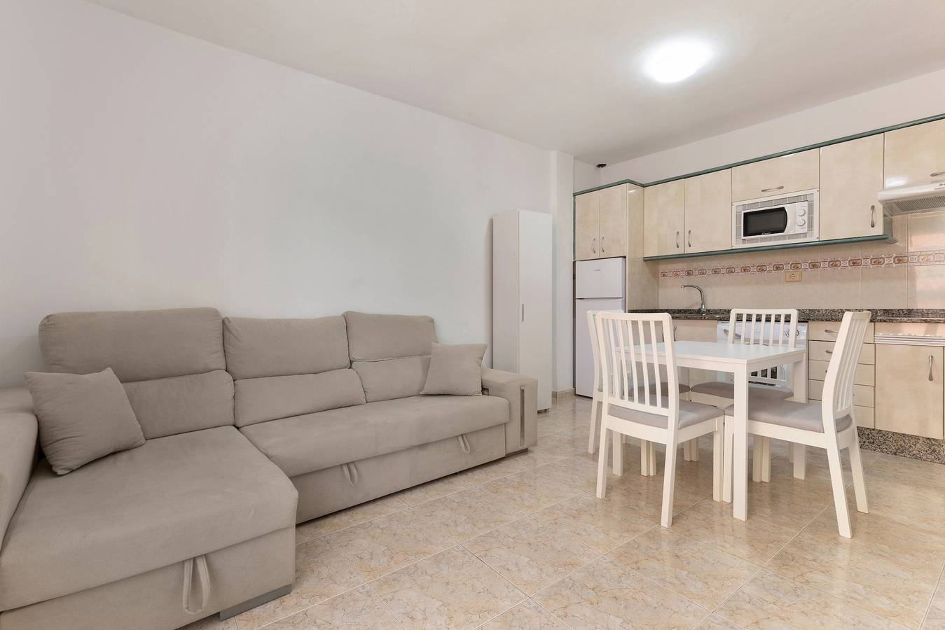 Apartamento inteiro, Férias 'Familia De Vacaciones' com Wi-Fi in Playa Morro Jable, Pájara