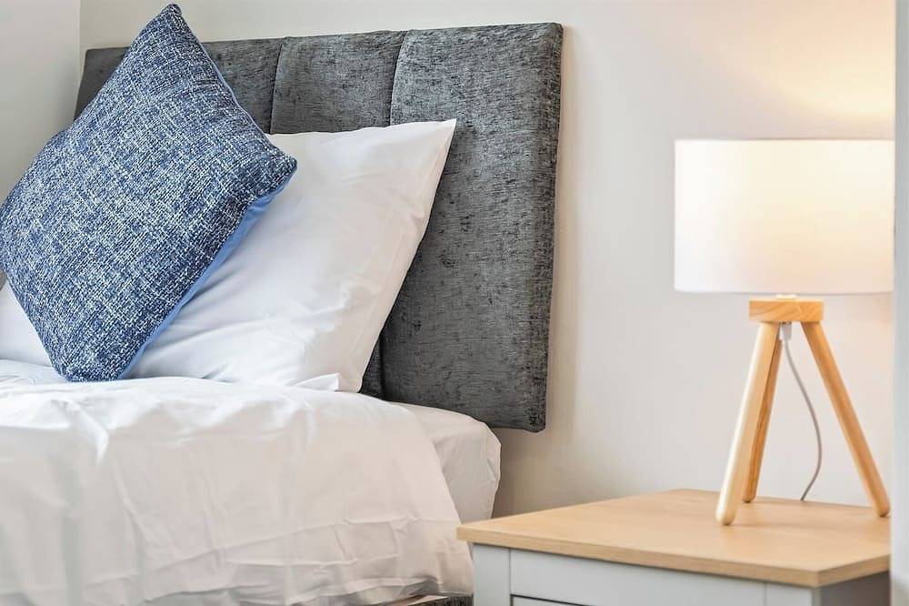 Charming House • Sleeps 9 • Pool Table • Large Garden • Driveway Parking in Malvern, Worcestershire