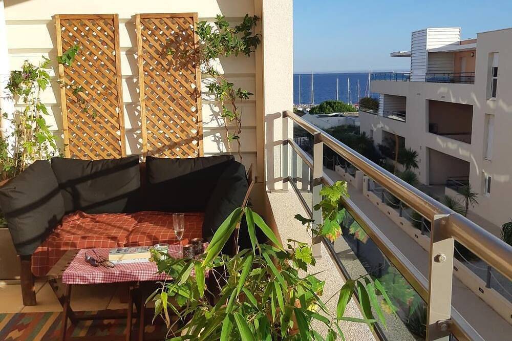 Helle schöne Ferienwohnung am Meer / Bel appartement de vacances en bord de mer in Mèze, Côte d'Améthyste