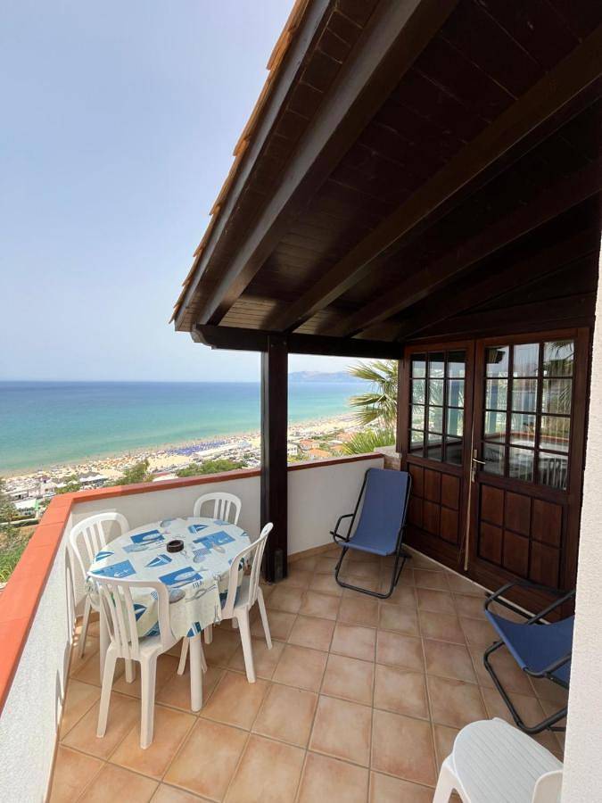 Casa vacanza per 5 persone, con giardino e panorama, adatto a famiglie con bambini - 1