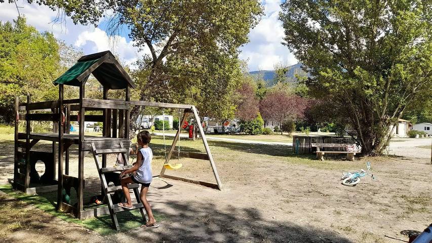 Mobil home pour 2 personnes, avec Terrasse et Piscine