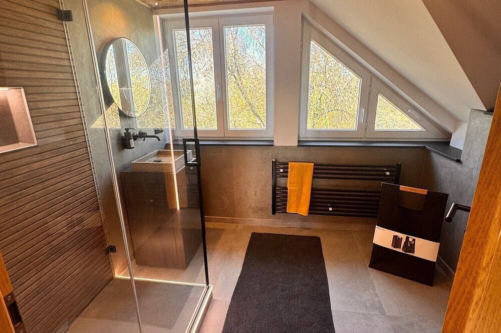 Ganze Wohnung, Apartment 'Design Dachgeschoss' mit Gemeinschaftsgarten und Wlan in Eilenburg, Sächsisches Burgen- und Heideland