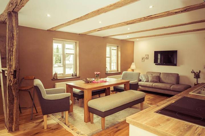 Ferienwohnung für 3 Personen, mit Terrasse und Garten sowie Ausblick in Emmerthal