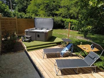 Gîte pour 2 personnes, avec jacuzzi ainsi que jardin et terrasse en Nouvelle-Aquitaine