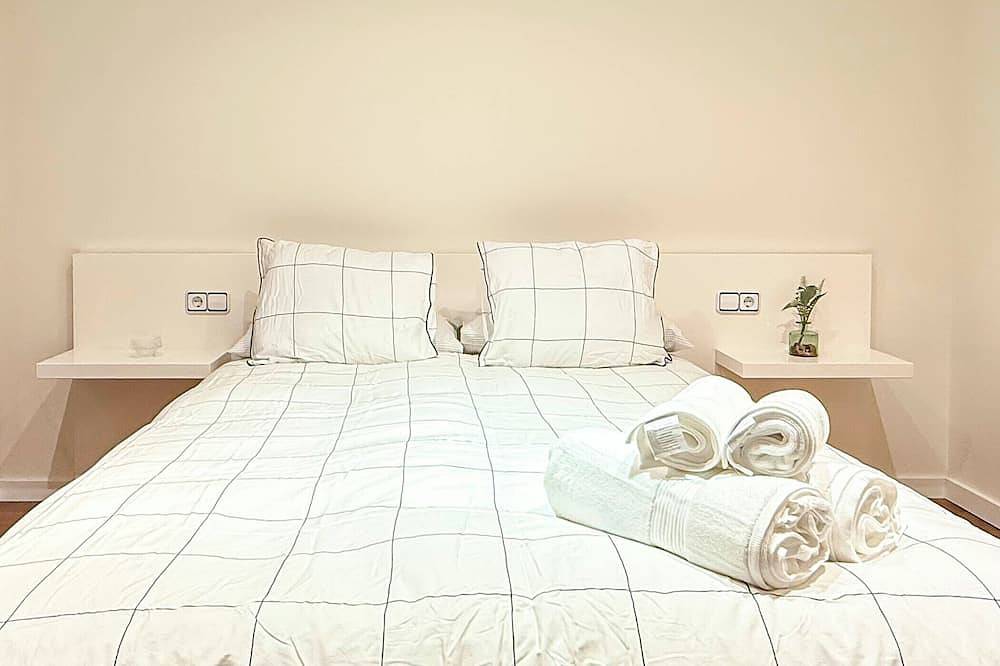 Entire apartment, Xilgar Apartment Av Leon on the Beach in Sanxenxo, Rías Baixas
