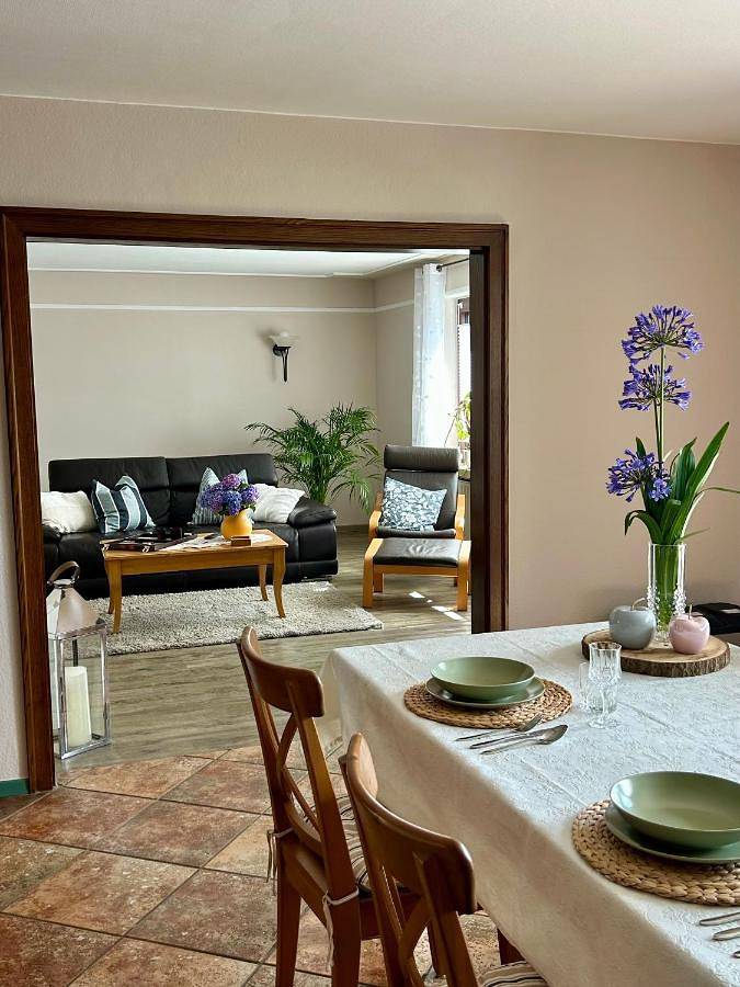 Ferienwohnung für 2 Personen, mit Balkon und Terrasse sowie Garten und Ausblick in Mastershausen