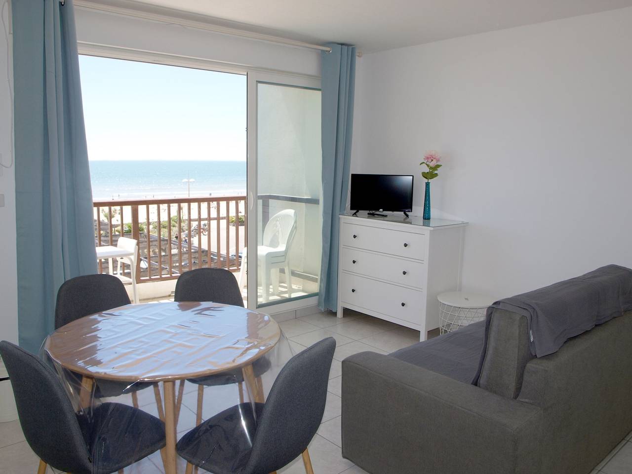 Studio entier, Studio bien aménagé à Saint Jean de Monts avec vue sur mer in Saint-Jean-de-Monts, Vendée