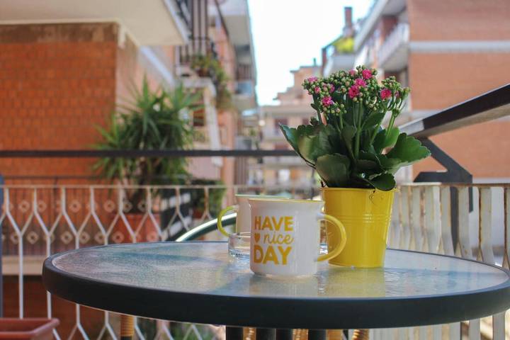 Geheel appartement, Appartement 'Doppia con Balcone' met balkon, wifi en airconditioning in Rome, Provincie Rome