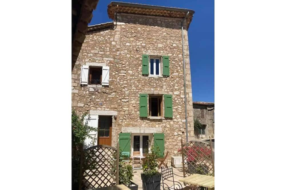Charming village house for 6 people in Baudinard-sur-Verdon, Región Brignoles