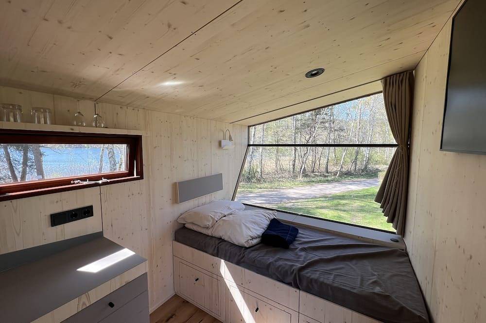 Sustainable & stylish - Overnight stay in the Green Tiny Sleep Space at Lake Salem in Naturpark Lauenburgische Seen