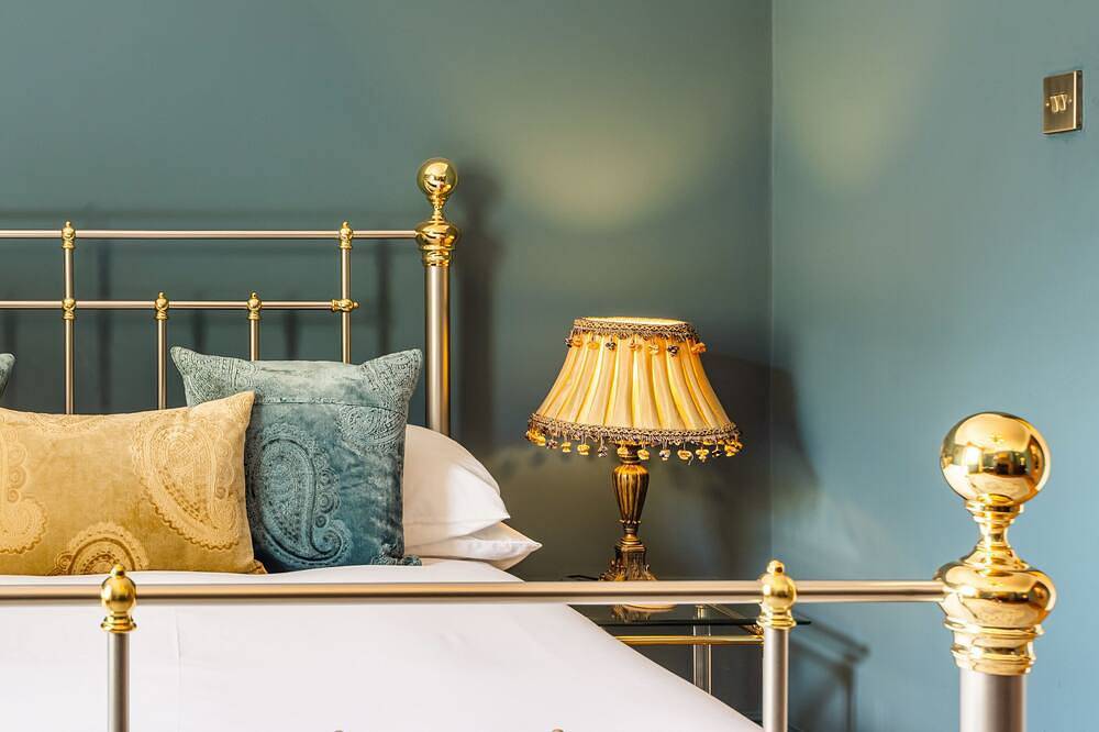 Ganze Wohnung, Deluxe-Apartment-Eigenes Badezimmer-Blick auf den Hof in Chagford, Dartmoor National Park