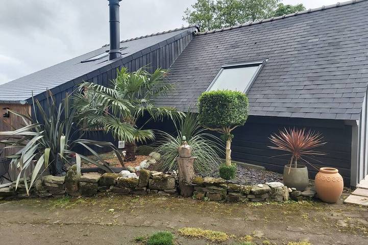 Maison atypique avec suite parentale couch 2 pers+ canapé lit 2 pers dans séjour in Quéven, Côte des Mégalithes