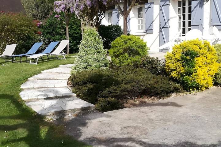 Location de vacances pour 10 personnes, avec jardin à Oisly