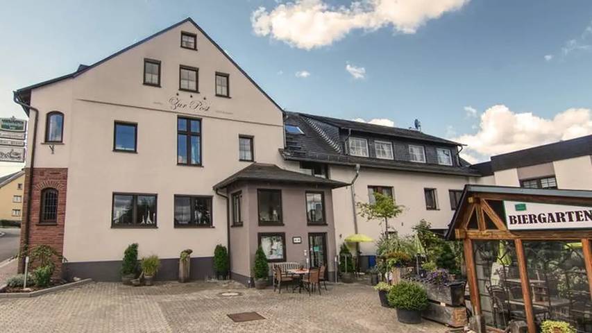 Hotel für 4 Personen, mit Garten