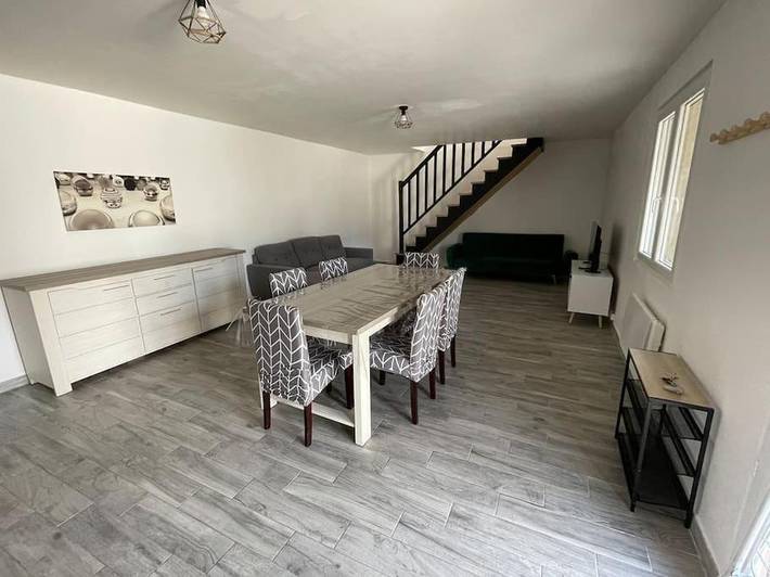 Gîte pour 6 personnes, avec piscine ainsi que jardin et terrasse à Cornillon-Confoux - 2