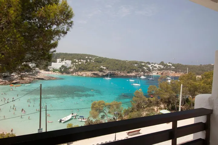 Apartamento de vacaciones para 3 personas, con vistas y terraza además de piscina para niños y piscina - 1