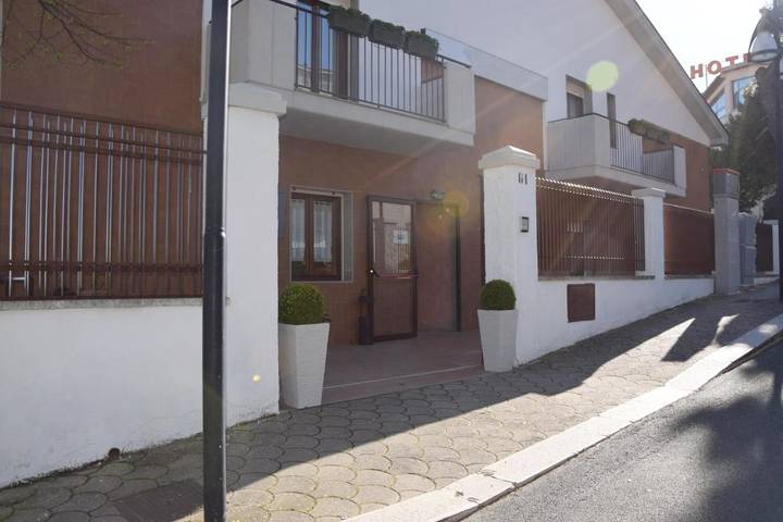 Hôtel pour 4 personnes, avec jardin et balcon à San Giovanni Rotondo - 4