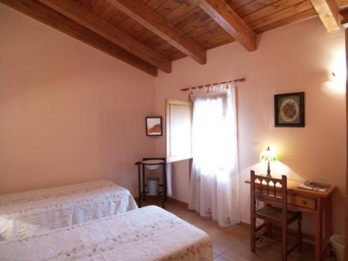 Casa de vacaciones para 12 personas, con Balcón además de Terraza y Jardín en Provincia de Huesca