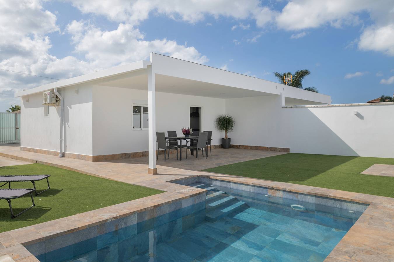 Casa Vacacional 'Laruma' con Piscina Privada, Terraza Privada y Wi-Fi in Fuente del Gallo, Conil de la Frontera
