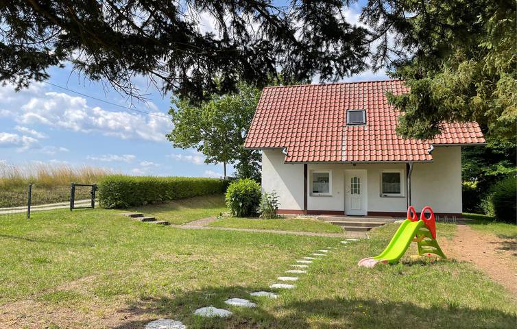 Bungalow für 4 Personen, mit Terrasse und Garten in Uckermark