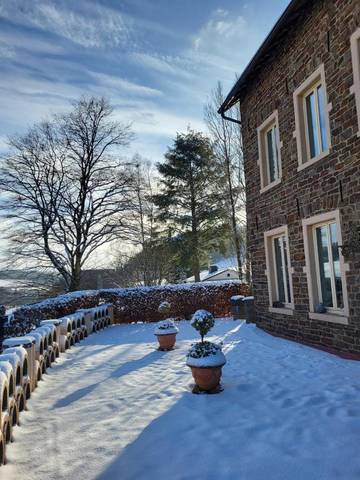 Gîte pour 2 personnes, avec jacuzzi et jardin à St. Vith