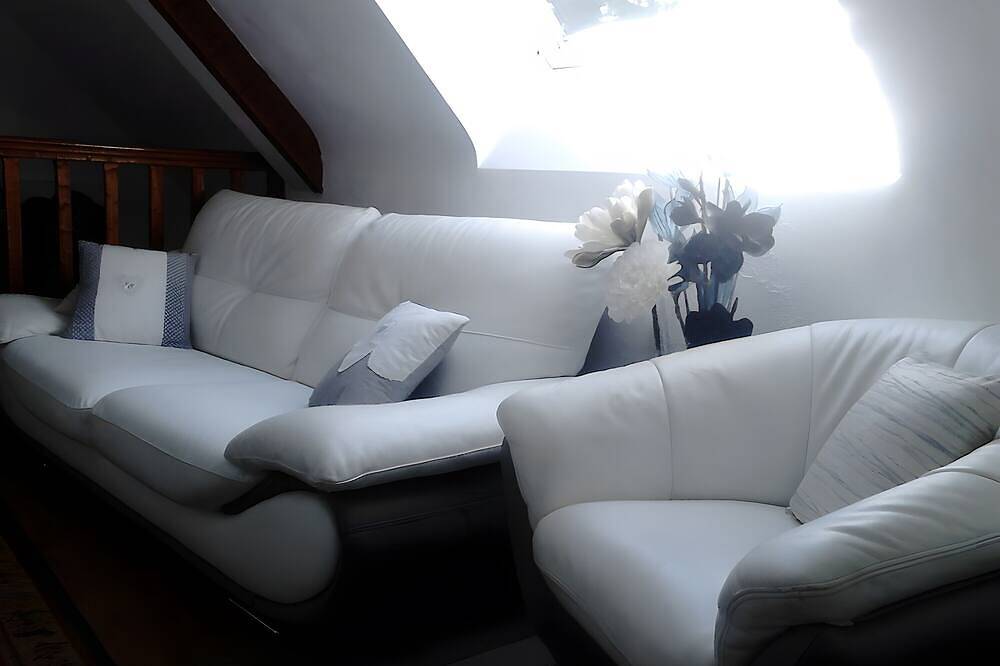 Bed and Breakfast 'Chambre D'hôtes D'Evelyne - Lavande' with Shared Terrace, Shared Garden and Wi-Fi in Pluneret, Côte des Mégalithes