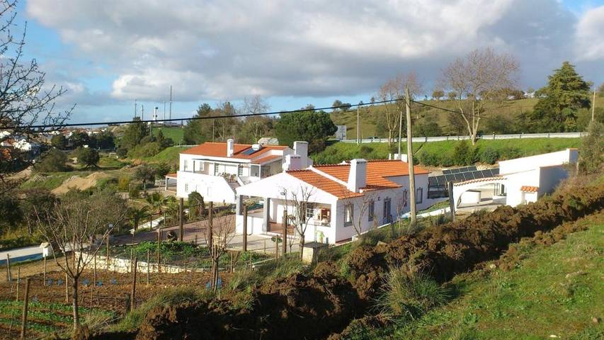 Casa de férias para 6 pessoas, com piscina e vista e ainda piscina infantil and jardim, com animais de estimação em Arraiolos