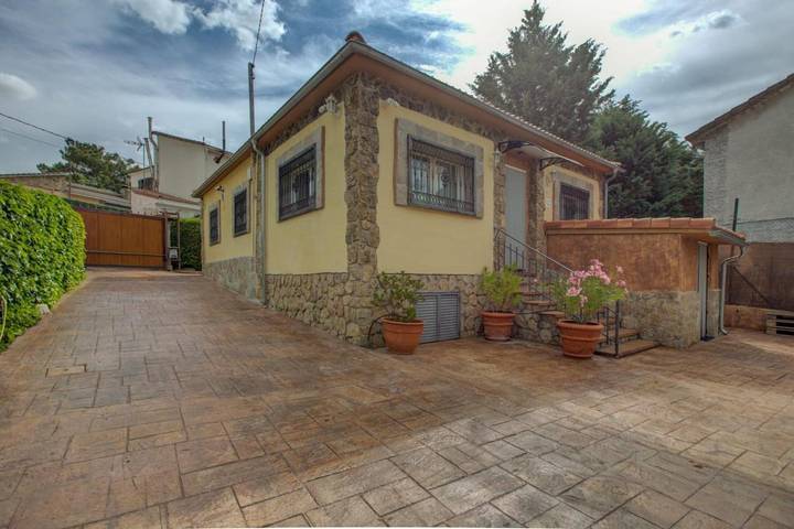 Casa rural para 6 personas, con jardín y piscina, Se admiten mascotas en Sierra Oeste - 3