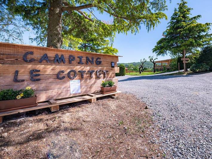 Camping le Cottet Saint-Appolinard - Tienda de campaña 4 personas - Tienda totalmente equipada - 2 dormitorios in Saint-Appolinard, Parque Natural Regional de Pilat