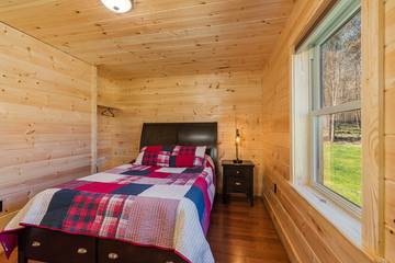 Log Cabin for 4 People in Shenandoah Valley, Virginia, Photo 2